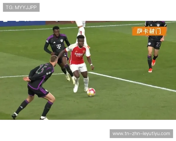 萨卡禁区外一脚远射划破夜空